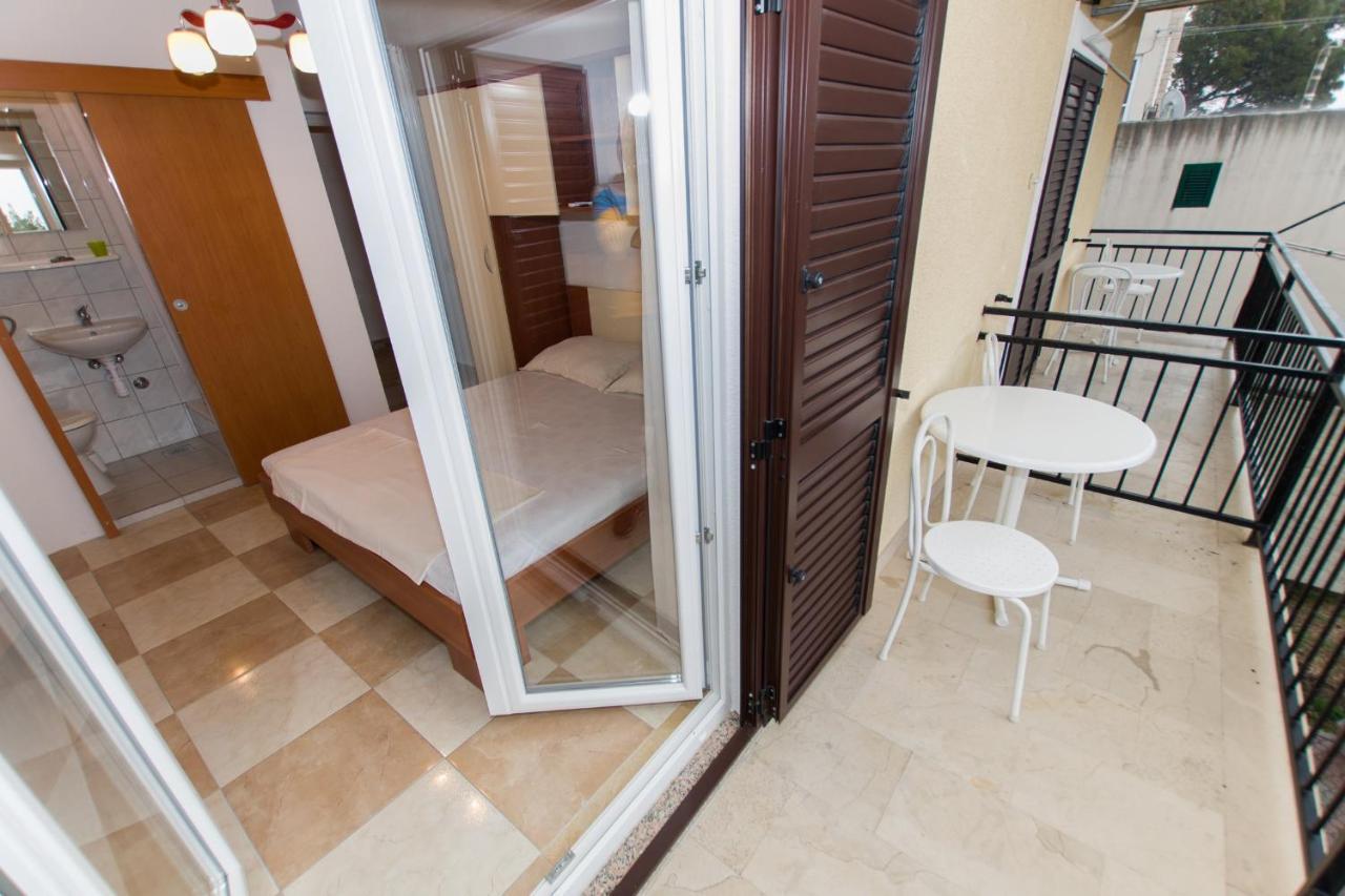 Near The Beach Apartments Jagodia Brela Ngoại thất bức ảnh