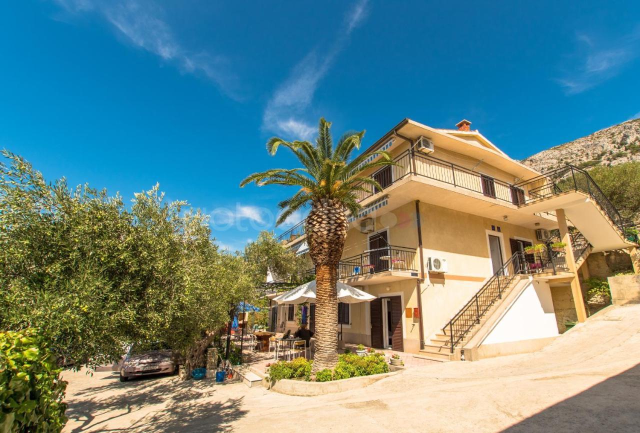 Near The Beach Apartments Jagodia Brela Ngoại thất bức ảnh