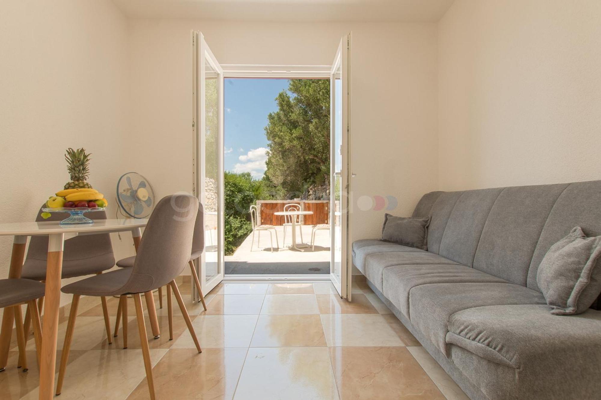 Near The Beach Apartments Jagodia Brela Ngoại thất bức ảnh